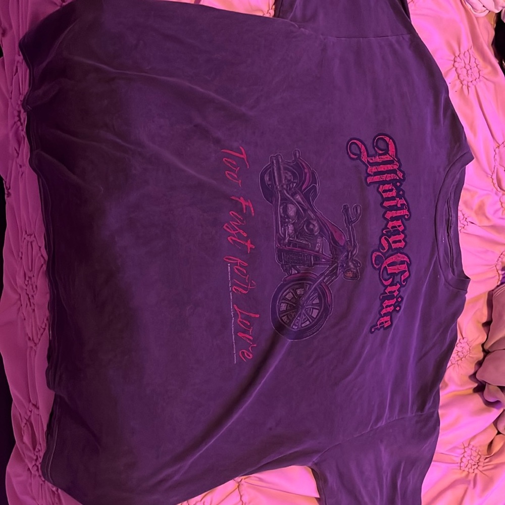 Motley Crue shirt